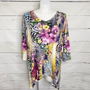 NWT Soleillee Animal Print Floral V Neck Top